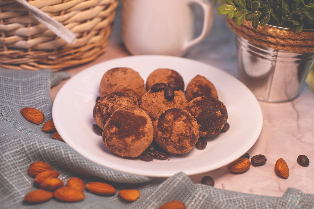 ALMOND COCONUT FAT BOMBS